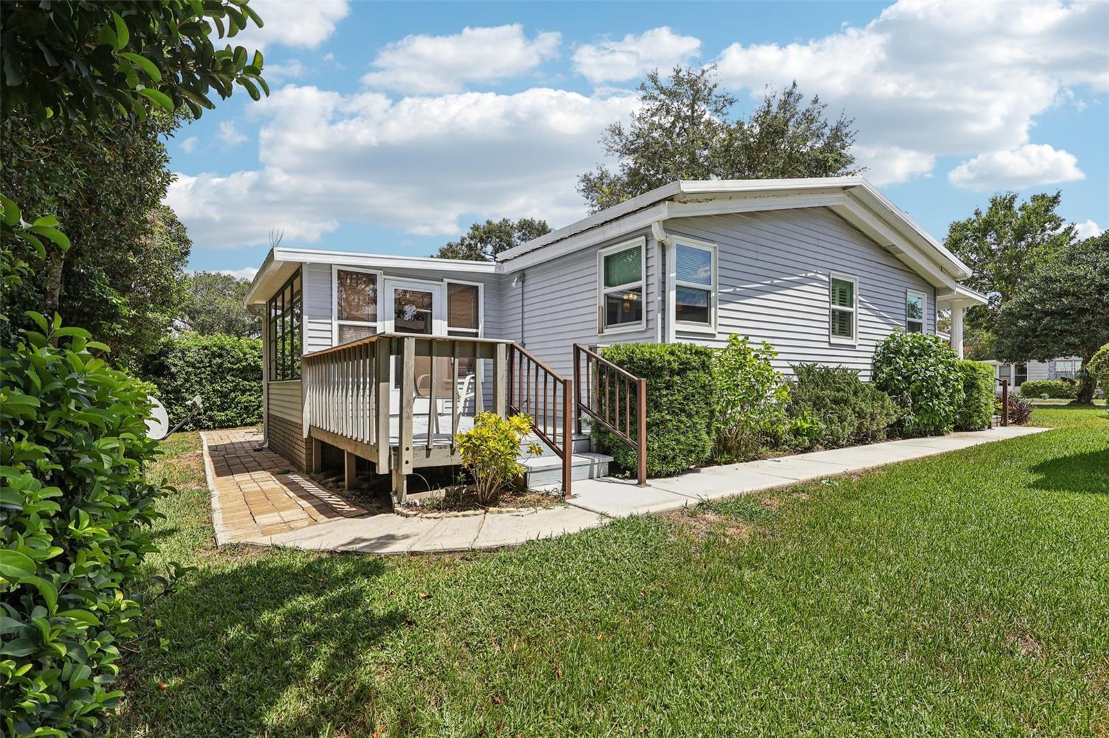 LADY LAKE ORANGE BLOSSOM GARDENS UNIT 08 - Residential