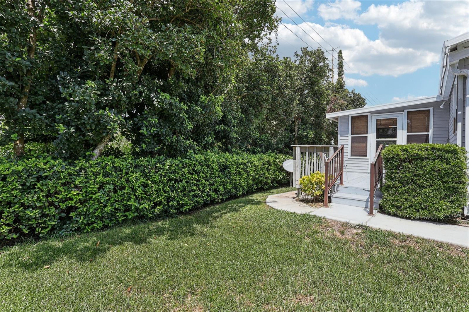 LADY LAKE ORANGE BLOSSOM GARDENS UNIT 08 - Residential