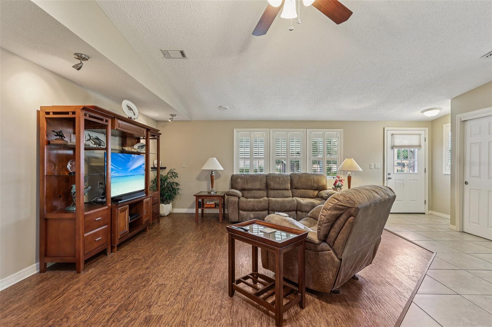 LADY LAKE ORANGE BLOSSOM GARDENS UNIT 08 - Residential