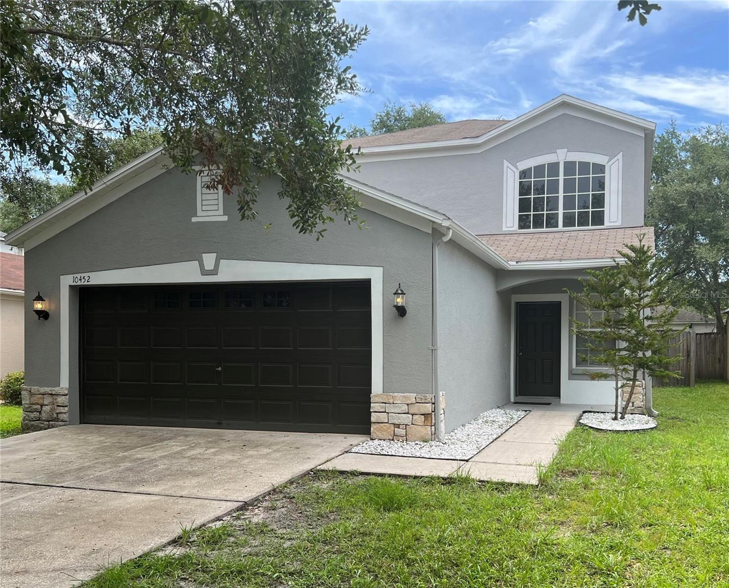 This charming two-story home in the highly sought-after Cross Creek community in Tampa features 4 bedrooms, 2 bathrooms, and a versatile loft that can be used as an office, playroom, or media room. It offers a two-car garage, a freshly painted interior with an open-concept layout, and plenty of natural light throughout. The kitchen has been updated with newer appliances, making it both functional and visually appealing. The primary bedroom is conveniently located on the main floor for easy access. This home offers the perfect blend of thoughtful layout, modern updates, and a bright, welcoming atmosphere. Plus, it includes a fenced backyard with a storage shed. Don’t miss the opportunity to make this wonderful property your next home!