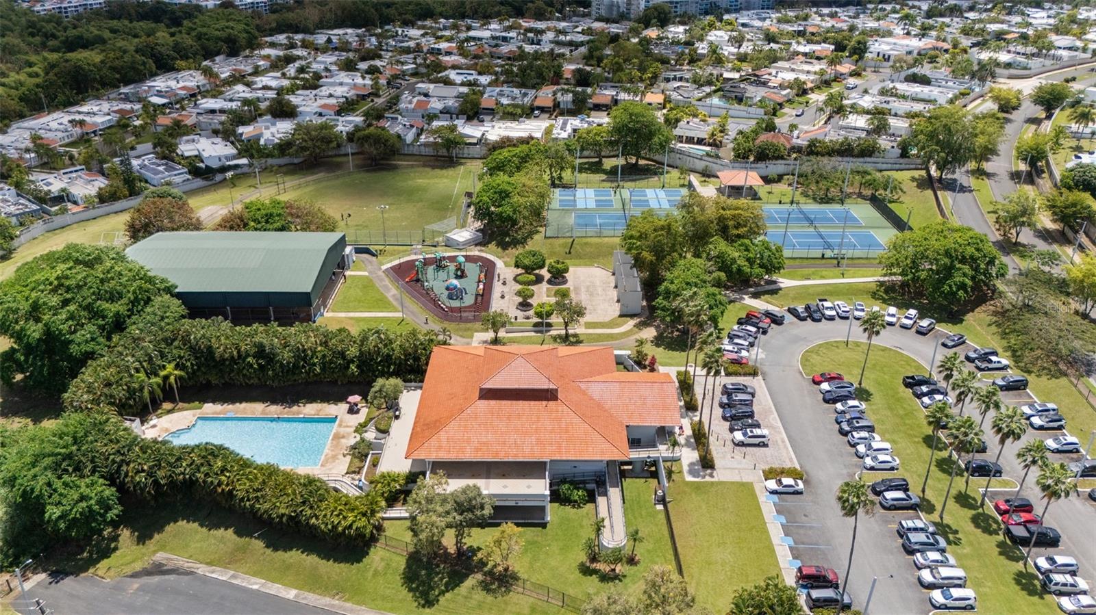 LOS PASEOS, CUPEY - Residential