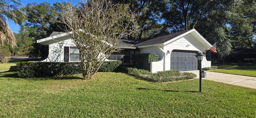 Photo of 10605 SW 68 Terrace, Ocala, FL 34476 (MLS # OM713683)