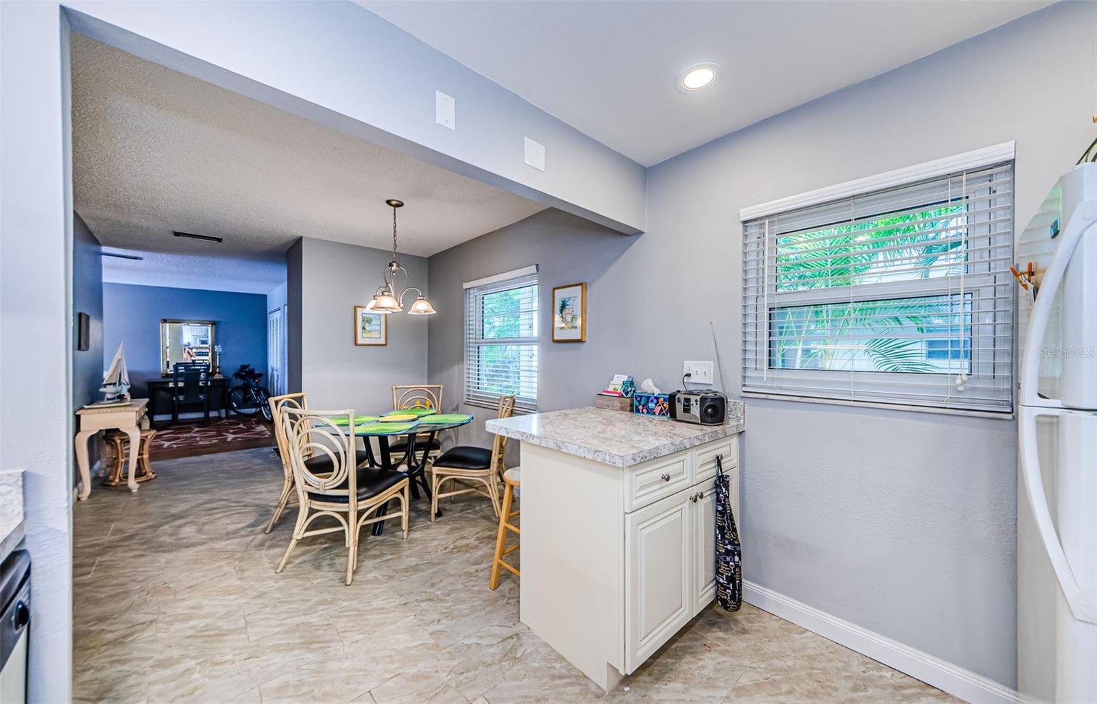 MEDITERRANEAN MANORS - Residential Lease