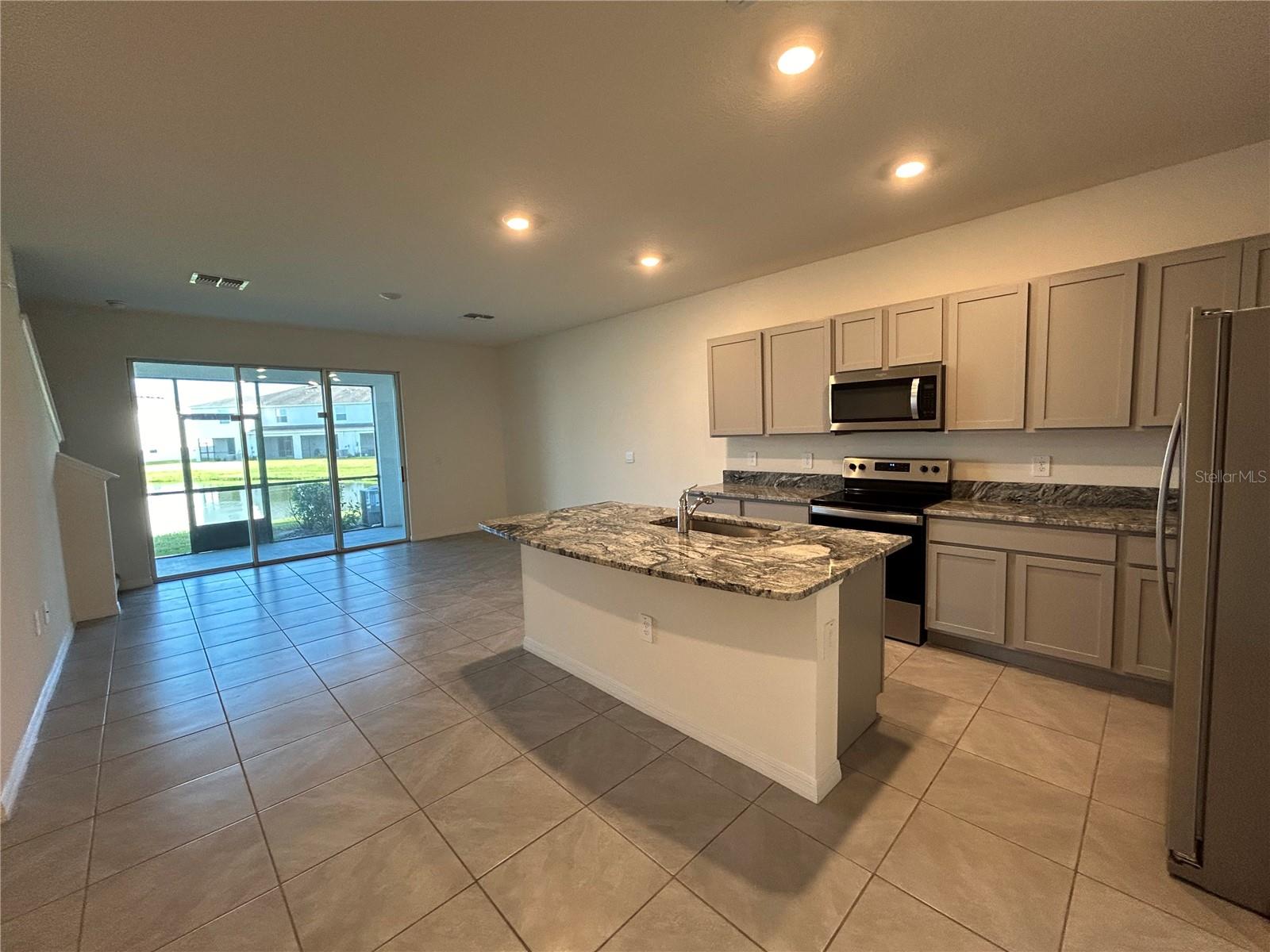 STAR FARMS AT LAKEWOOD RANCH - Residential Lease