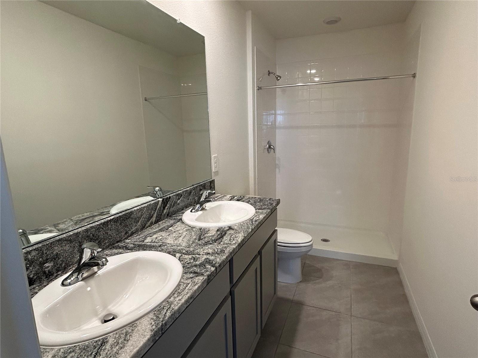 STAR FARMS AT LAKEWOOD RANCH - Residential Lease