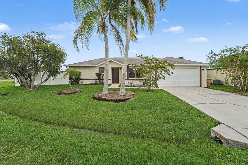 Photo of 32 York Court, Kissimmee, FL 34758 (MLS # O6439828)