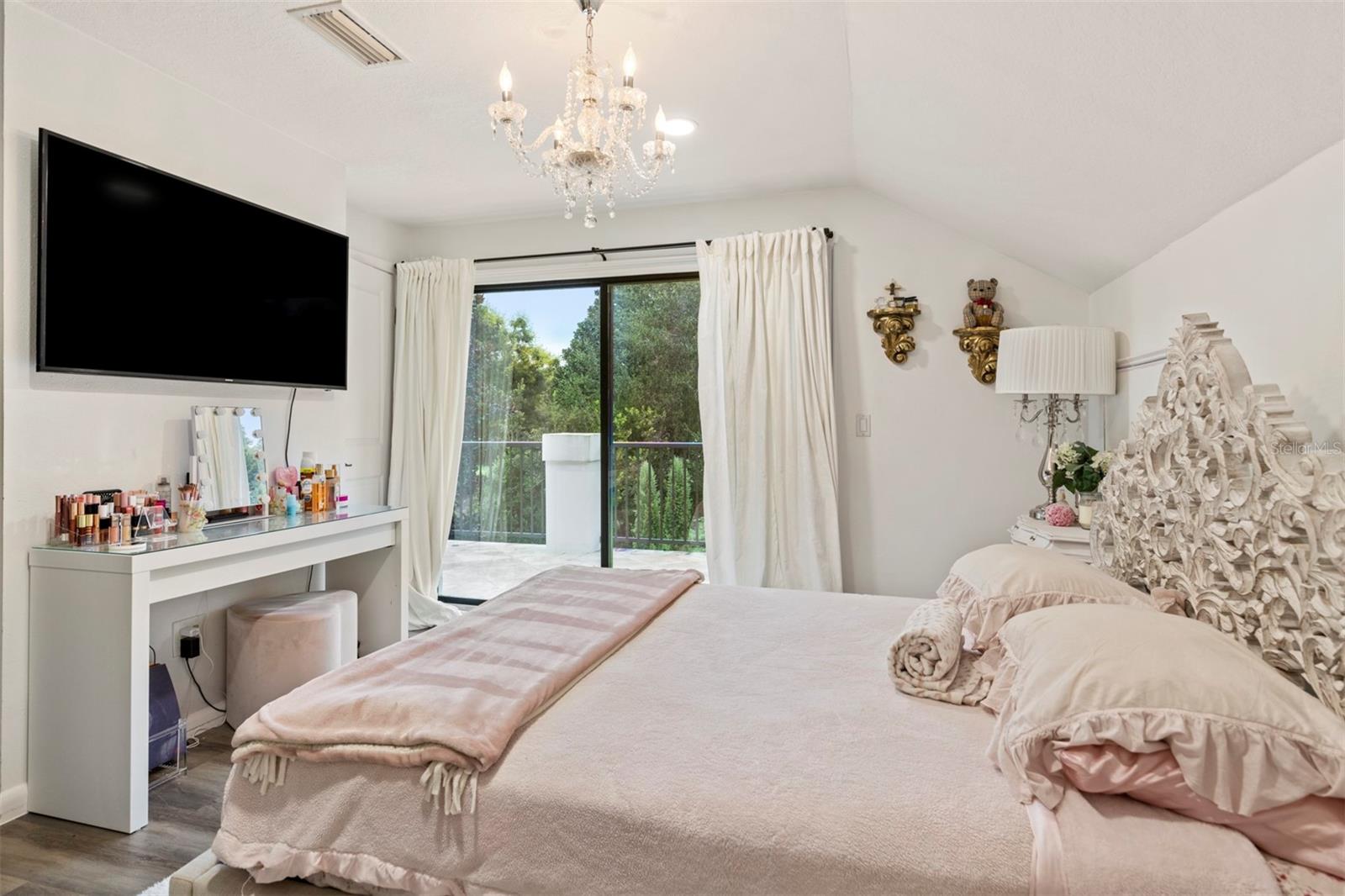 ISLEWORTH - Residential