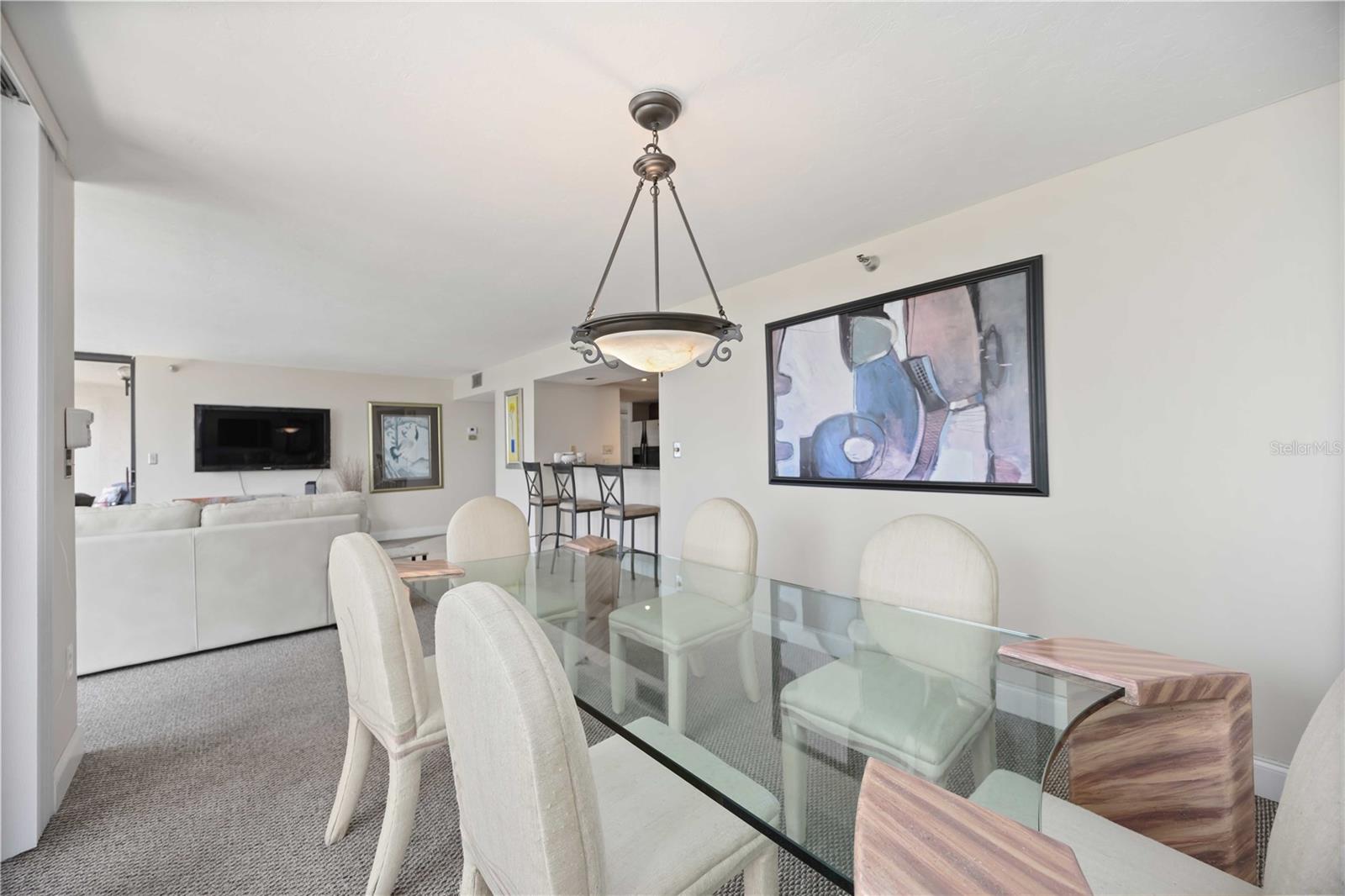 SUNSET TOWER - Residential