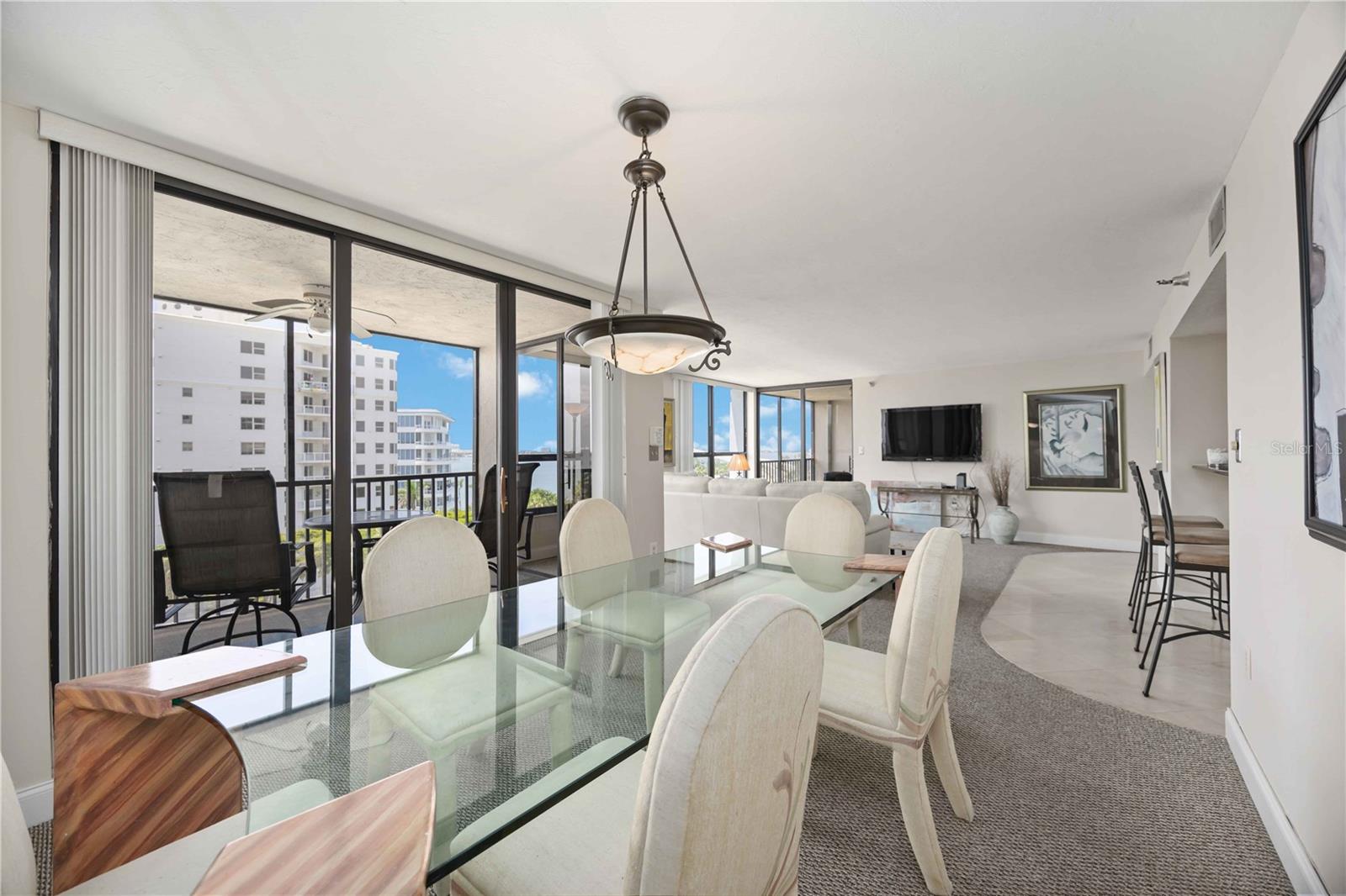 SUNSET TOWER - Residential