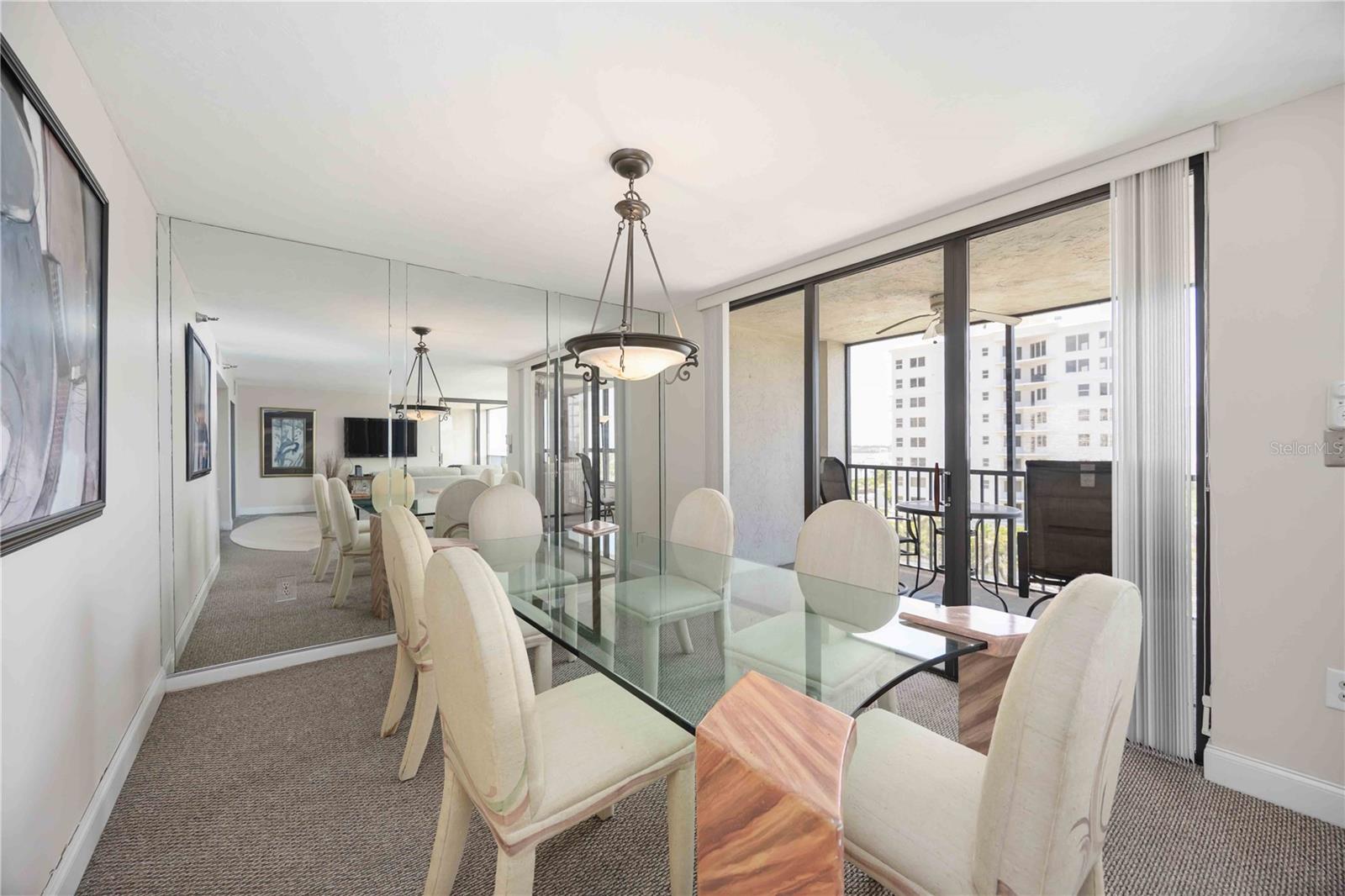 SUNSET TOWER - Residential