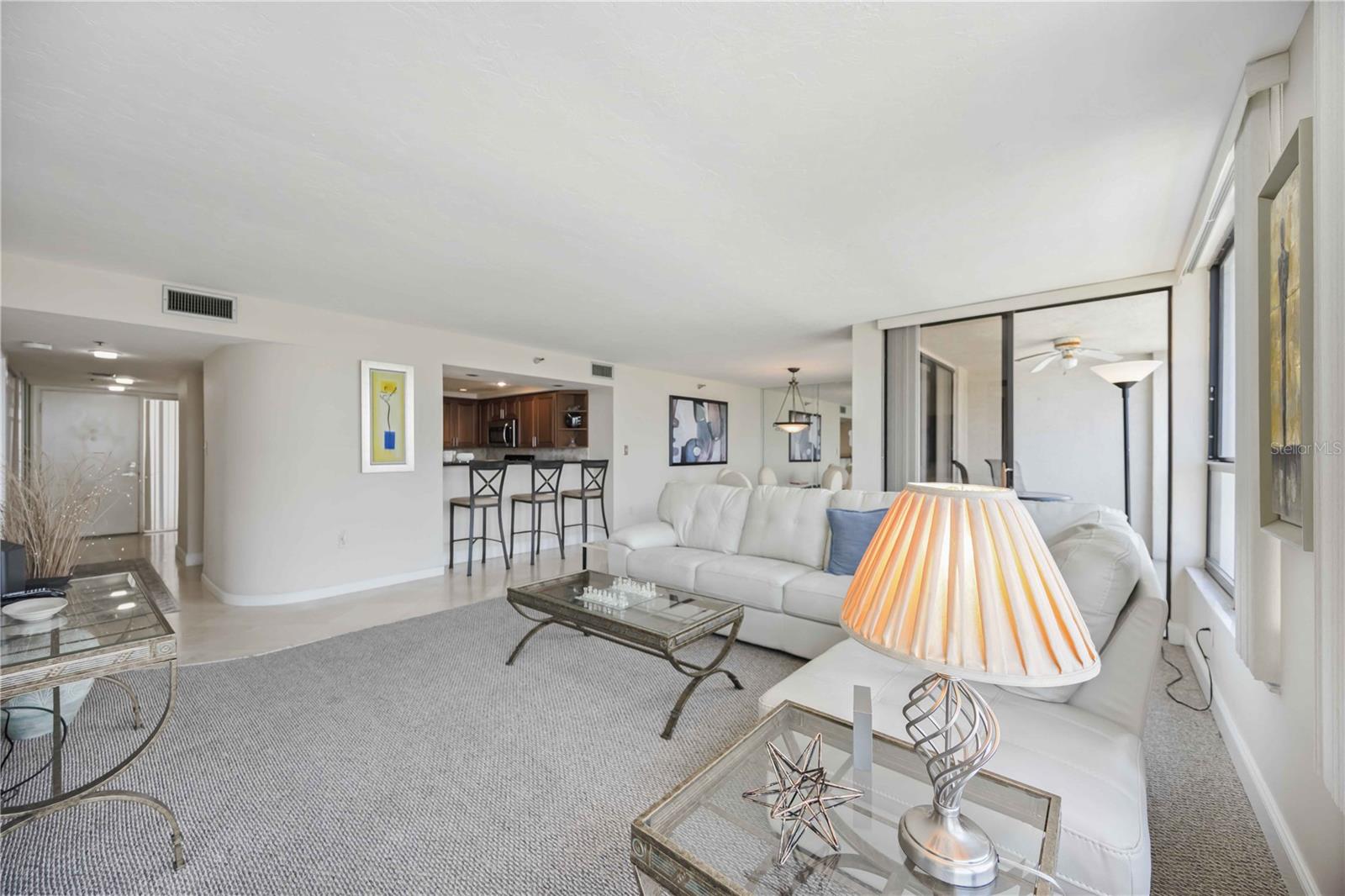 SUNSET TOWER - Residential