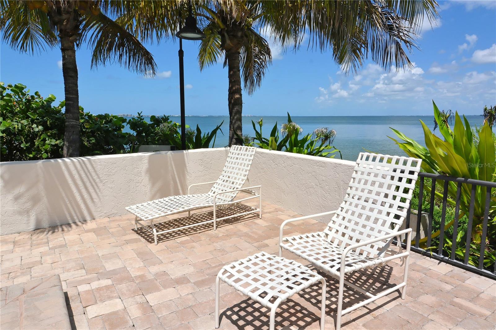 SUNSET TOWER - Residential