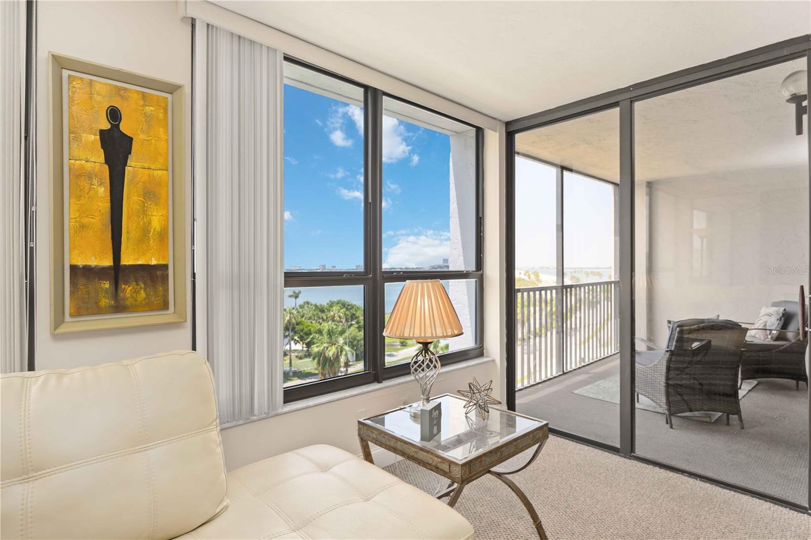 SUNSET TOWER - Residential