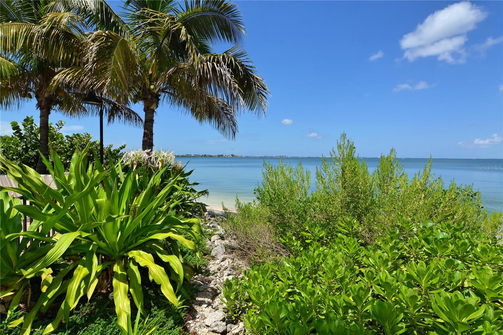 SUNSET TOWER - Residential