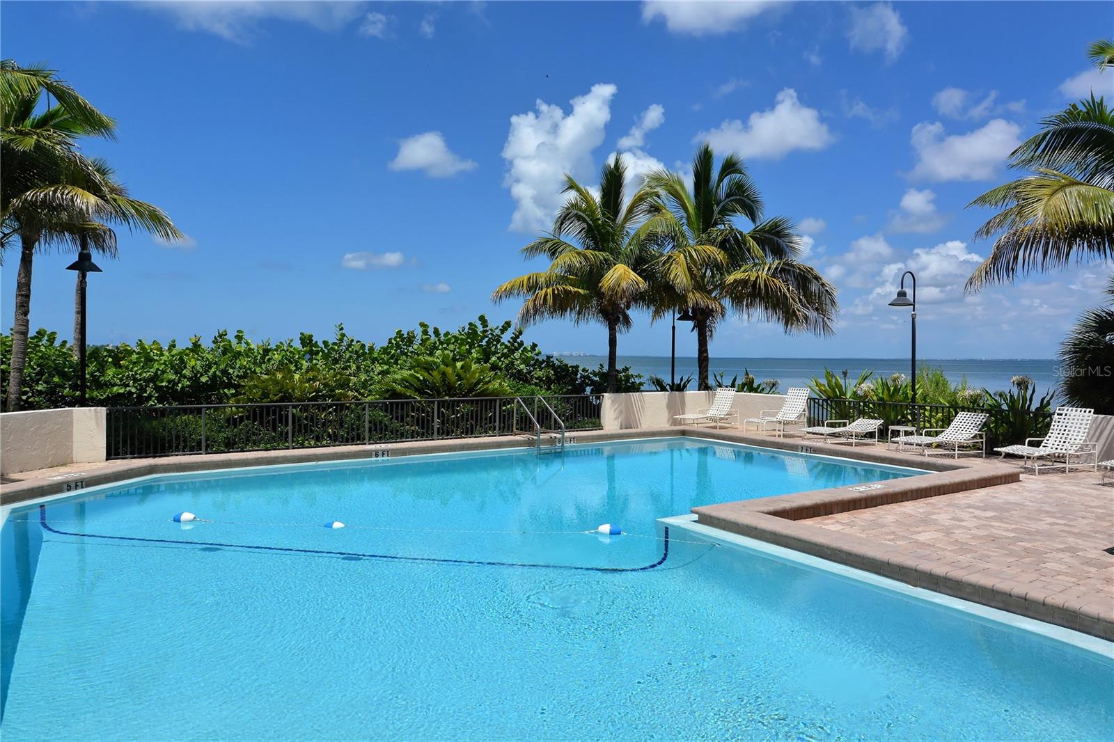 SUNSET TOWER - Residential