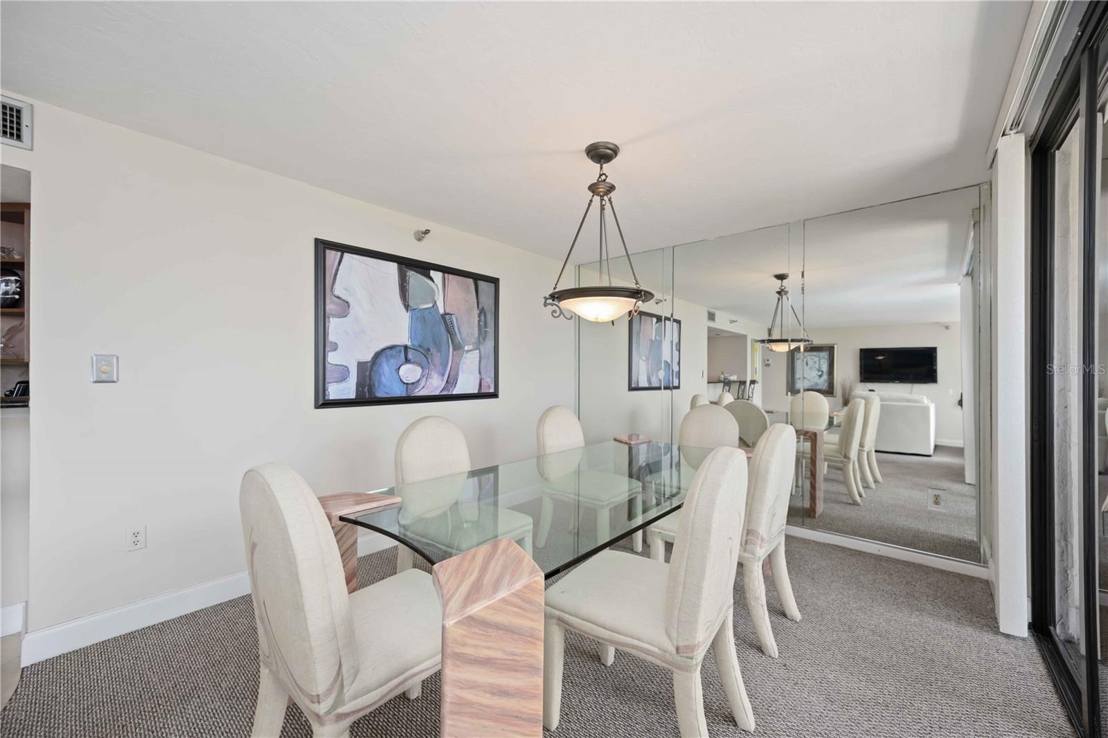 SUNSET TOWER - Residential