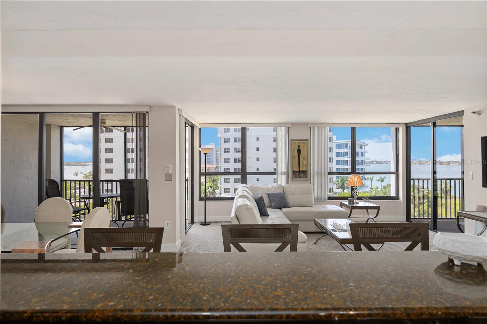 SUNSET TOWER - Residential