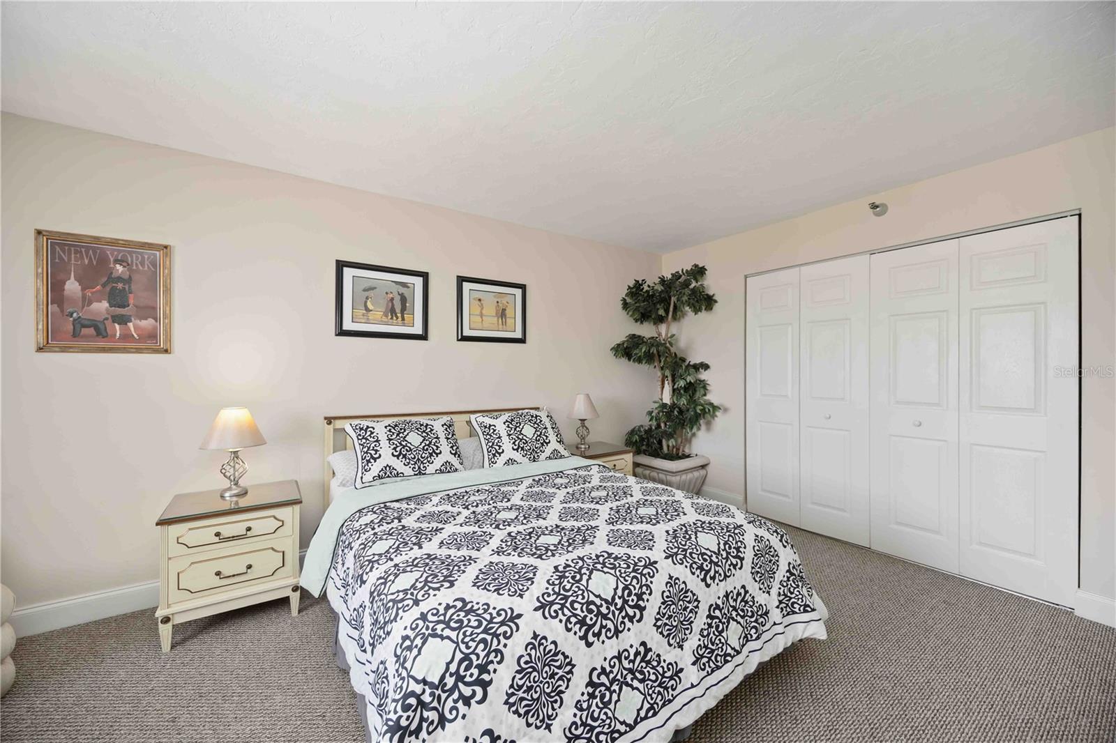 SUNSET TOWER - Residential