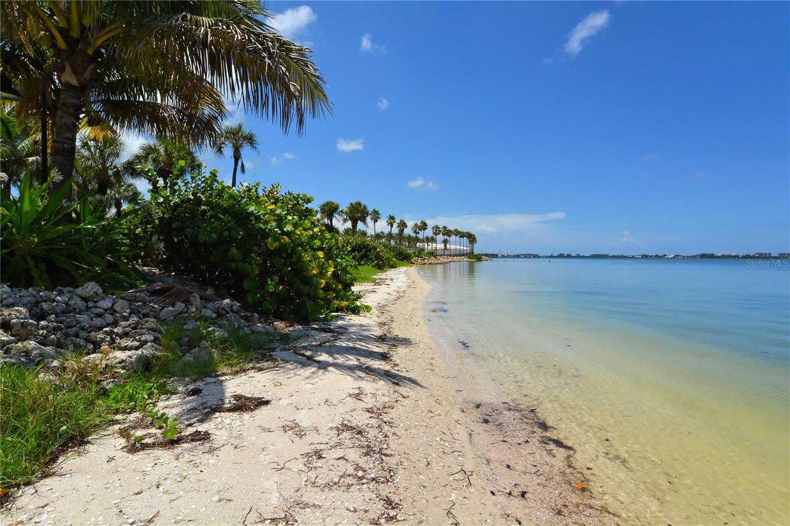 SUNSET TOWER - Residential