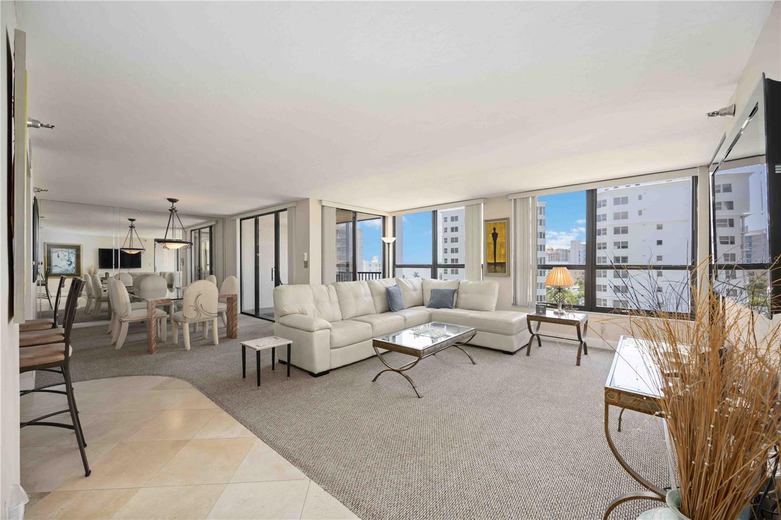 SUNSET TOWER - Residential