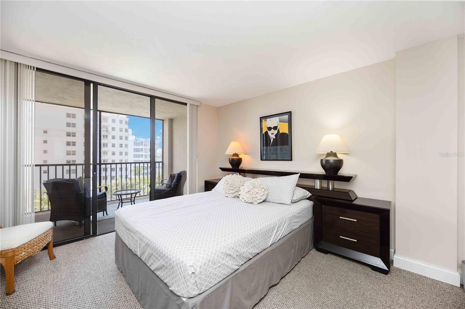 SUNSET TOWER - Residential