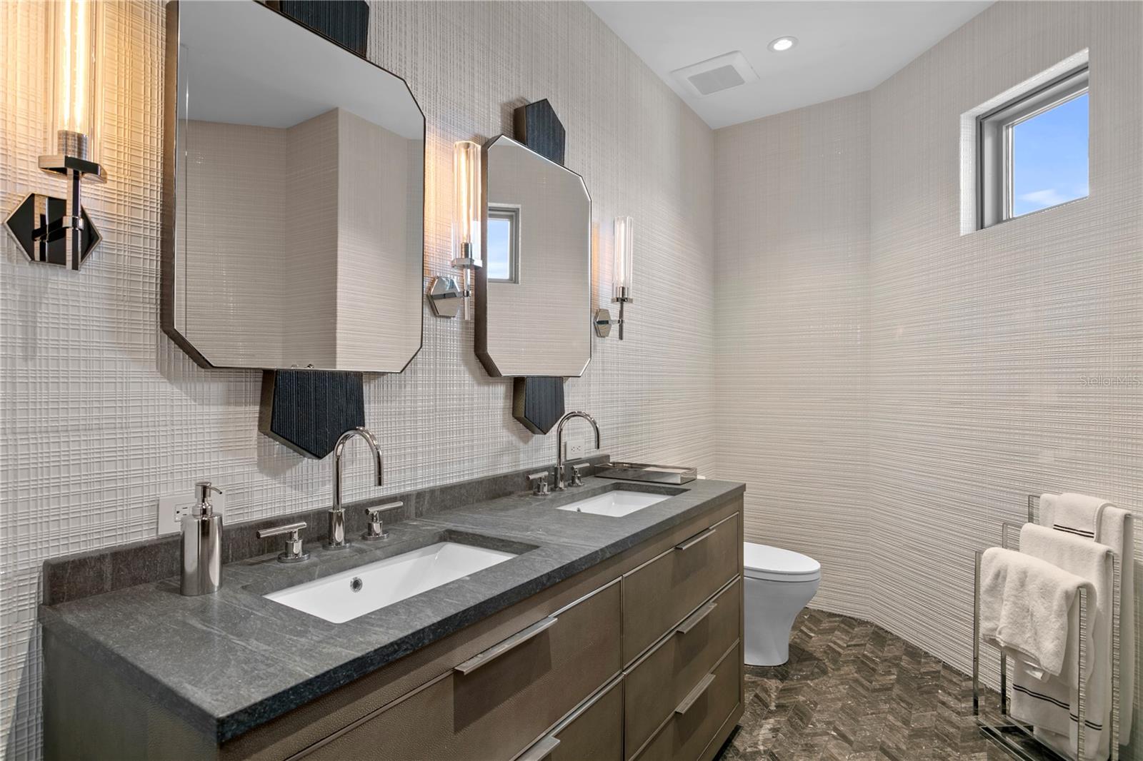 TOWERS OF CHANNELSIDE CONDOMIN - Residential