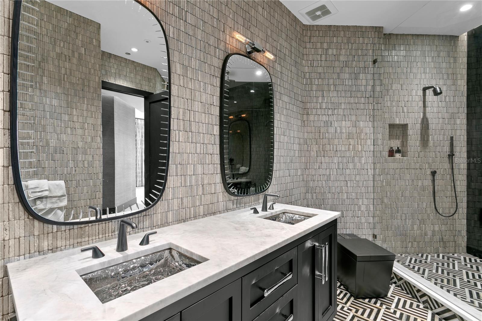 TOWERS OF CHANNELSIDE CONDOMIN - Residential