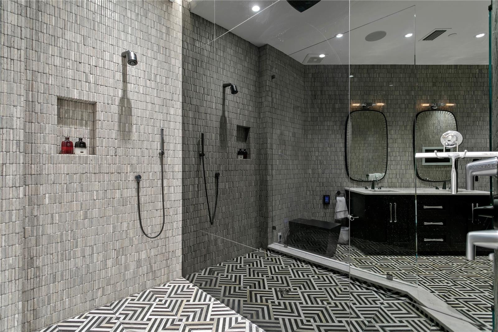 TOWERS OF CHANNELSIDE CONDOMIN - Residential