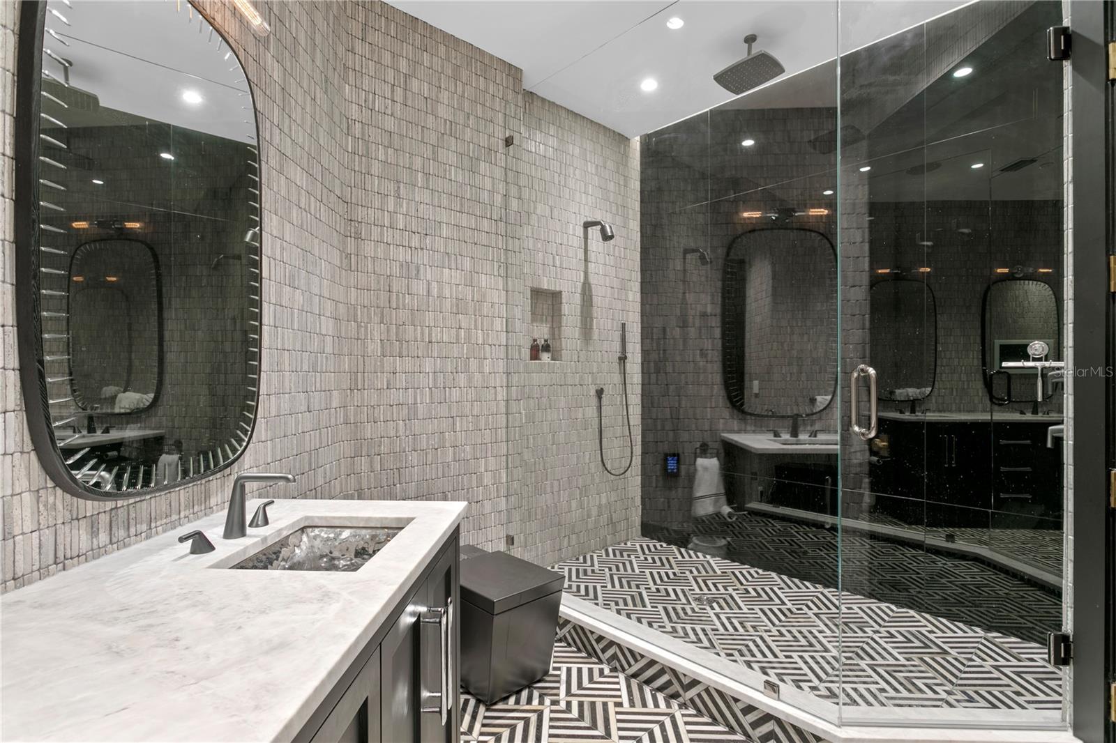 TOWERS OF CHANNELSIDE CONDOMIN - Residential