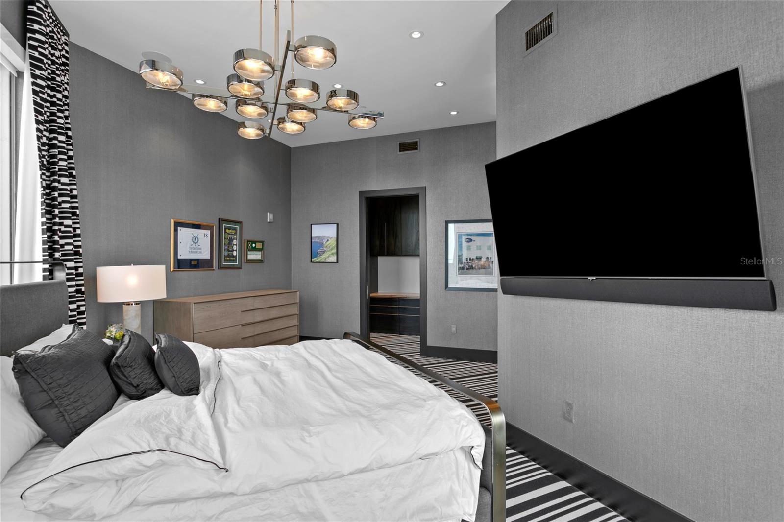 TOWERS OF CHANNELSIDE CONDOMIN - Residential