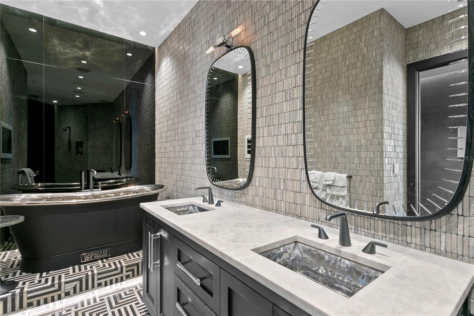 TOWERS OF CHANNELSIDE CONDOMIN - Residential