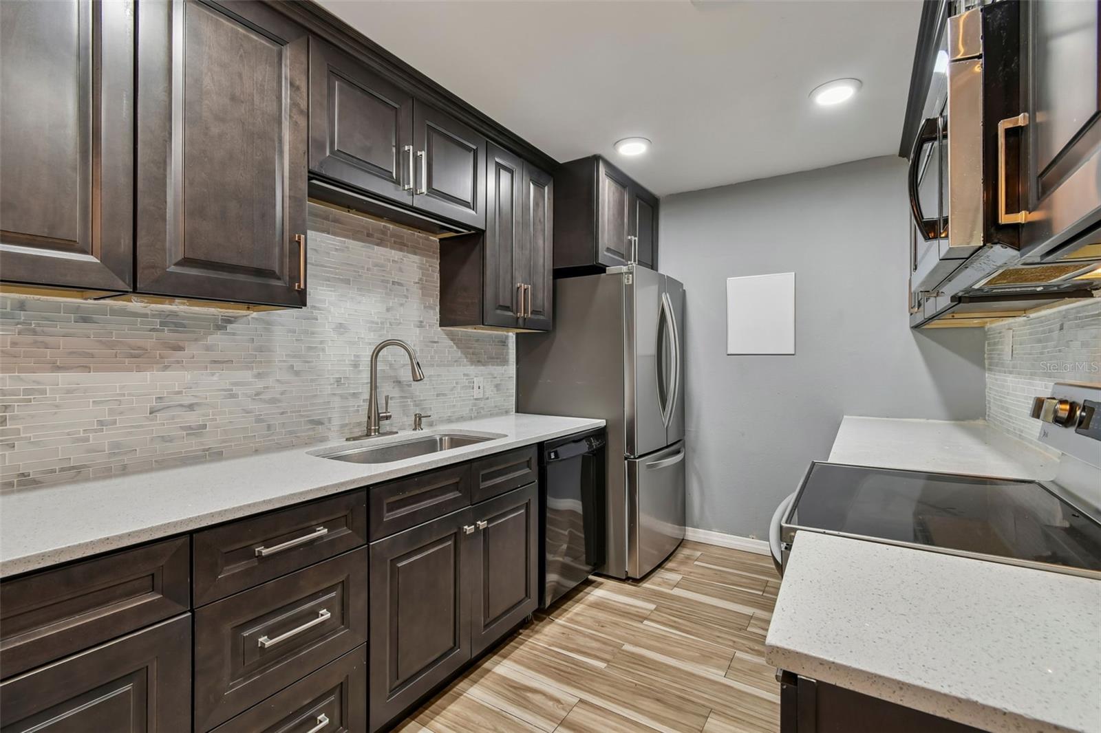 WATERFALL COVE - Residential