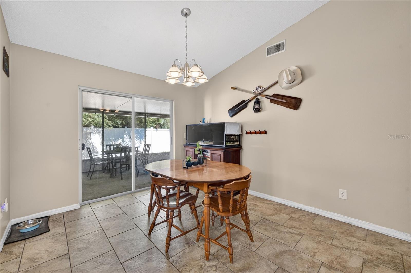 504 SANDPIPER COURT