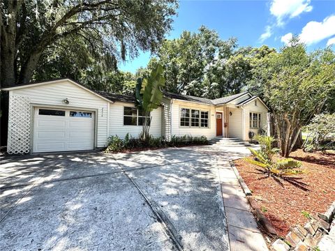 Single Family Residence in ORLANDO FL 2214 CORRINE DR. DRIVE.jpg