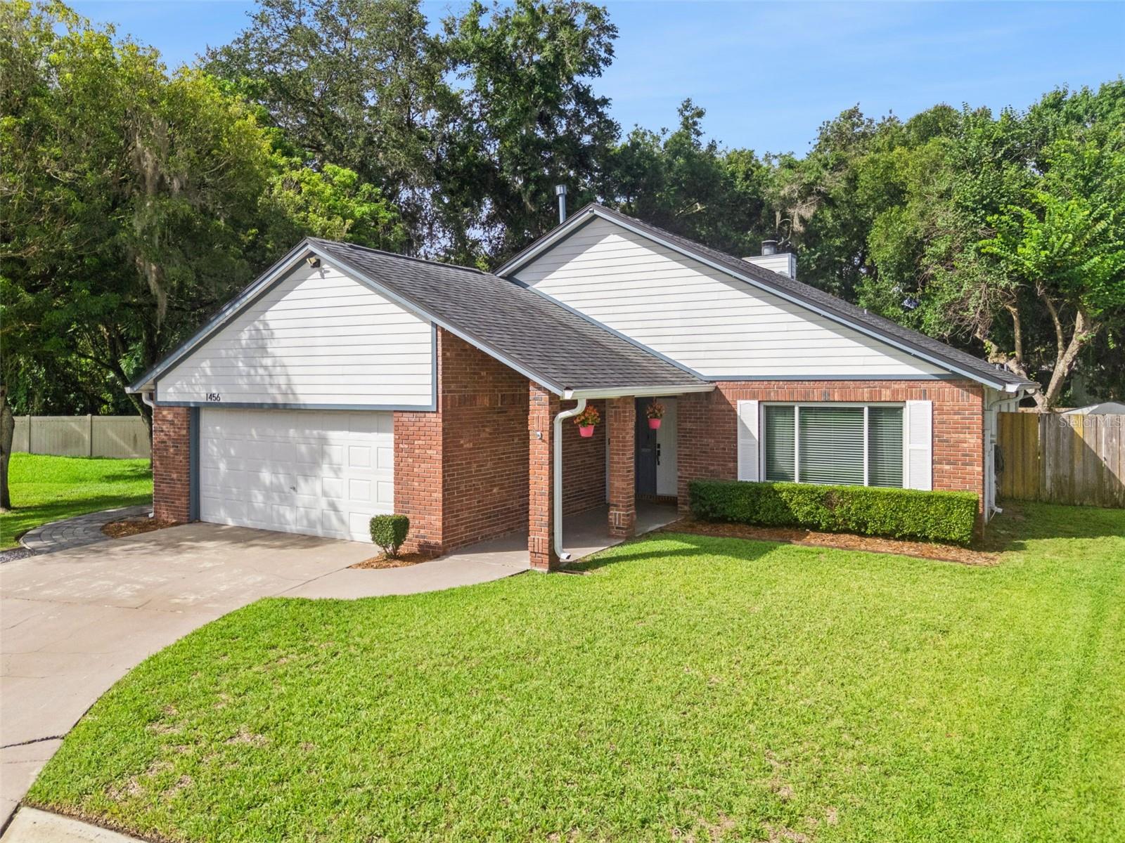 1456 E BROOKSHIRE COURT