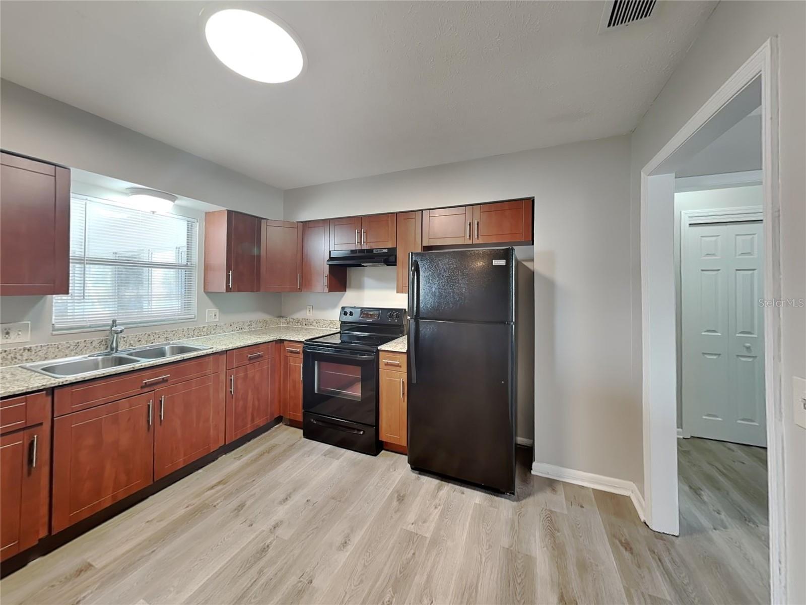 SOUTHWOOD HILLS UNIT 06 - Residential Lease