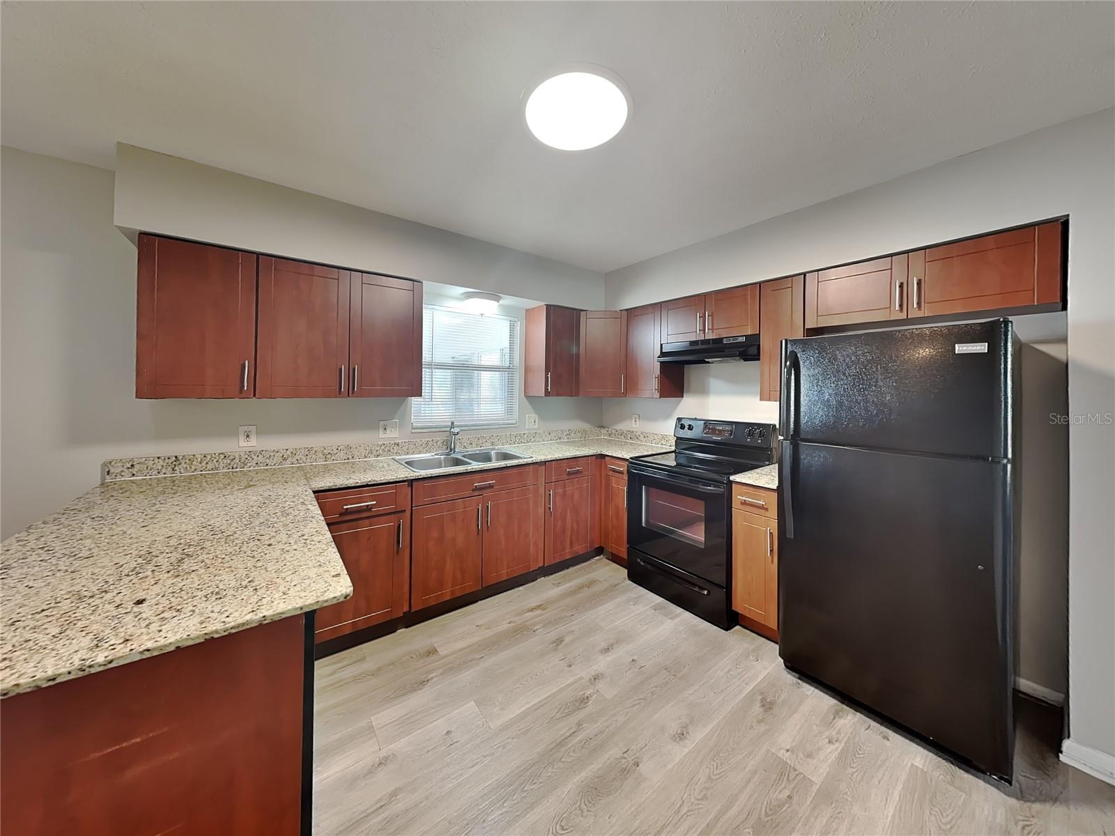 SOUTHWOOD HILLS UNIT 06 - Residential Lease