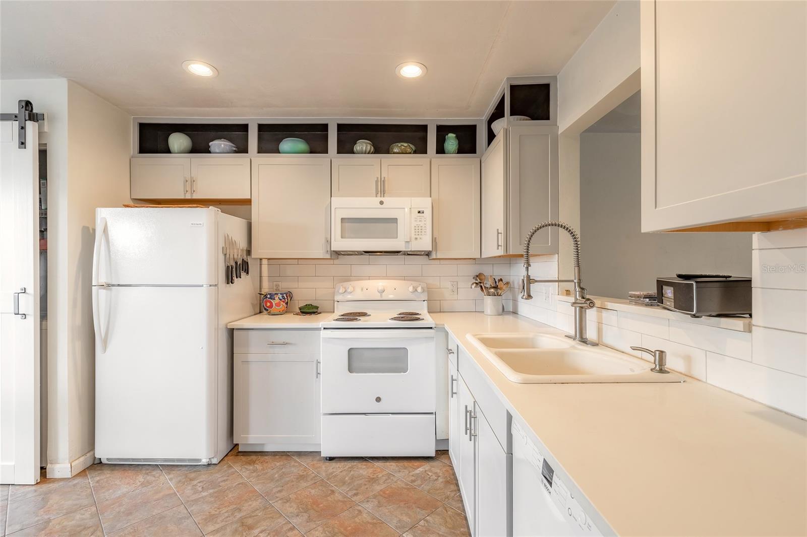 251 ORANGE GROVE DRIVE 8