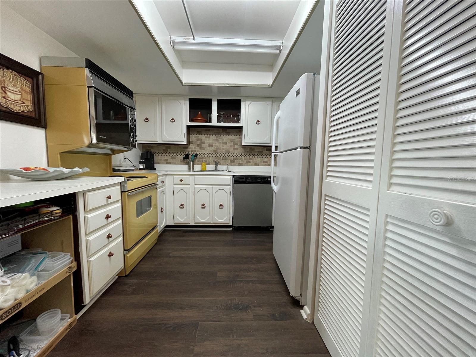 TWIN LAKES VILLAGE WEST CONDO - Residential