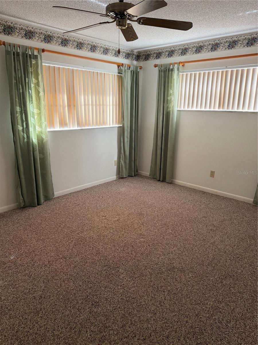 CIRCLE SQUARE WOODS - Residential