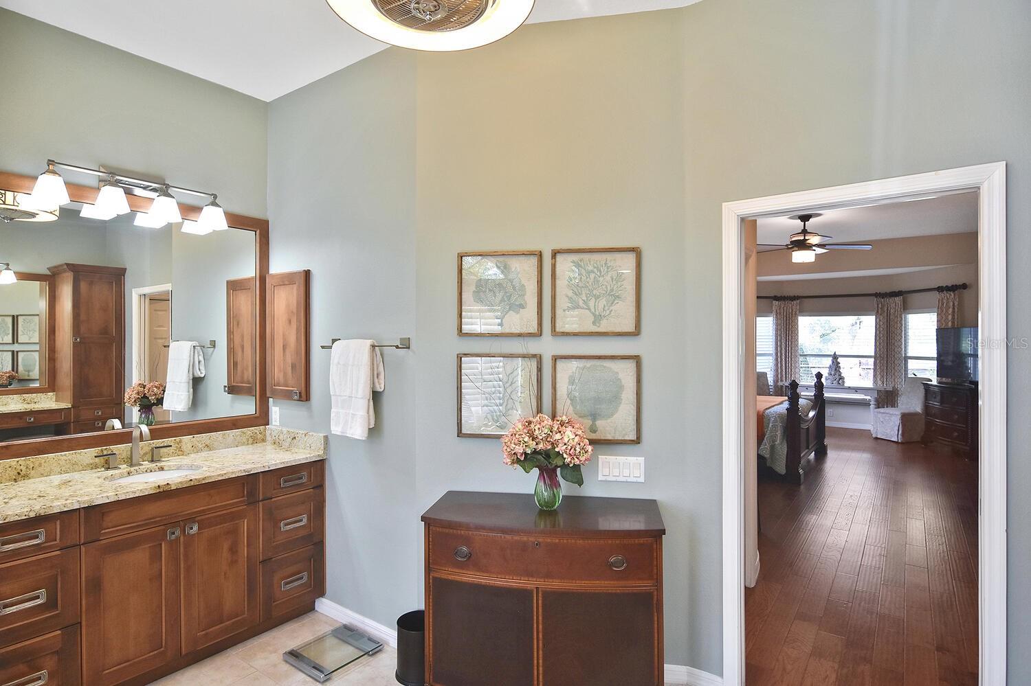 PELICAN POINTE GOLF & COUNTRY CLUB - Residential