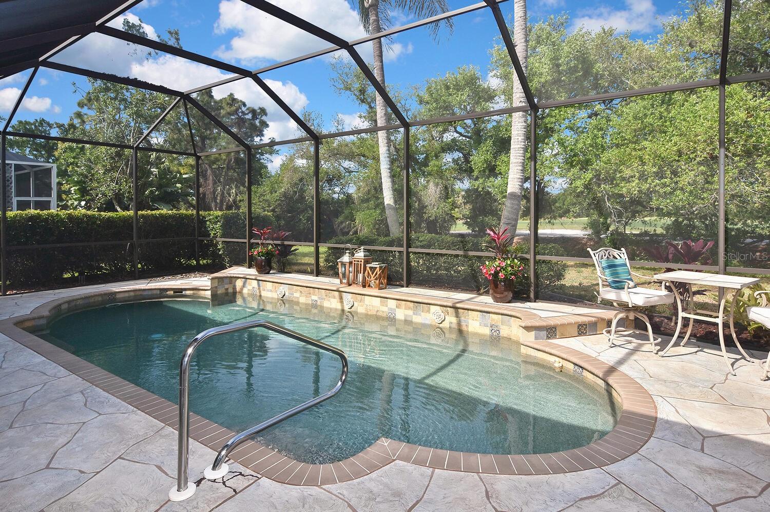 PELICAN POINTE GOLF & COUNTRY CLUB - Residential