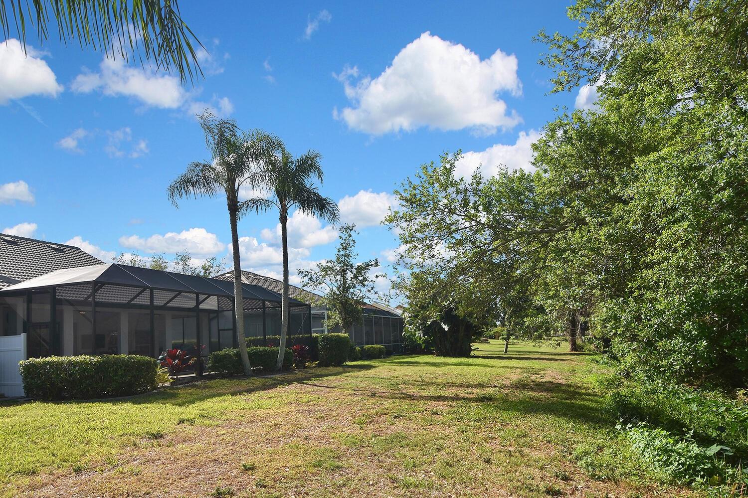 PELICAN POINTE GOLF & COUNTRY CLUB - Residential