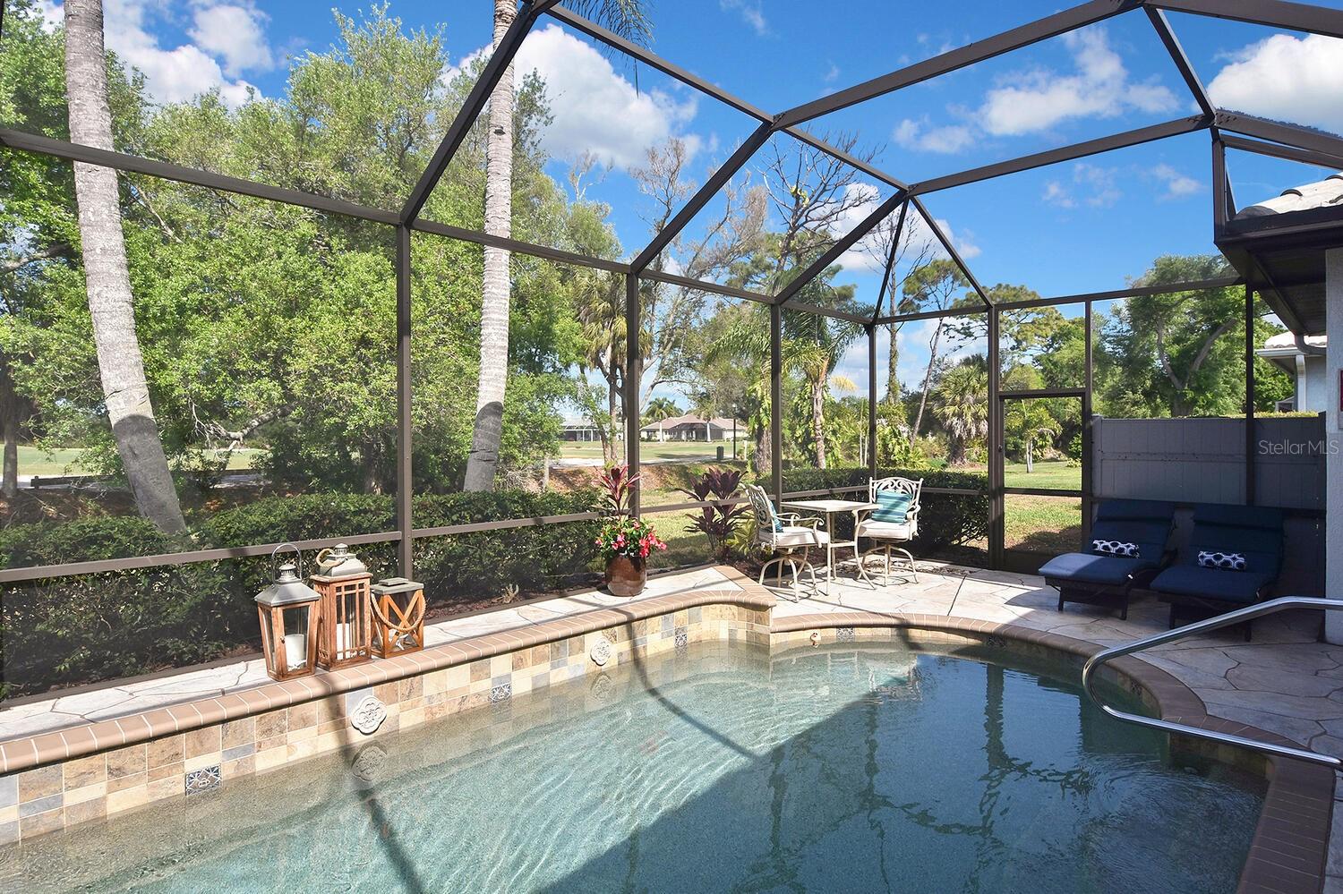 PELICAN POINTE GOLF & COUNTRY CLUB - Residential