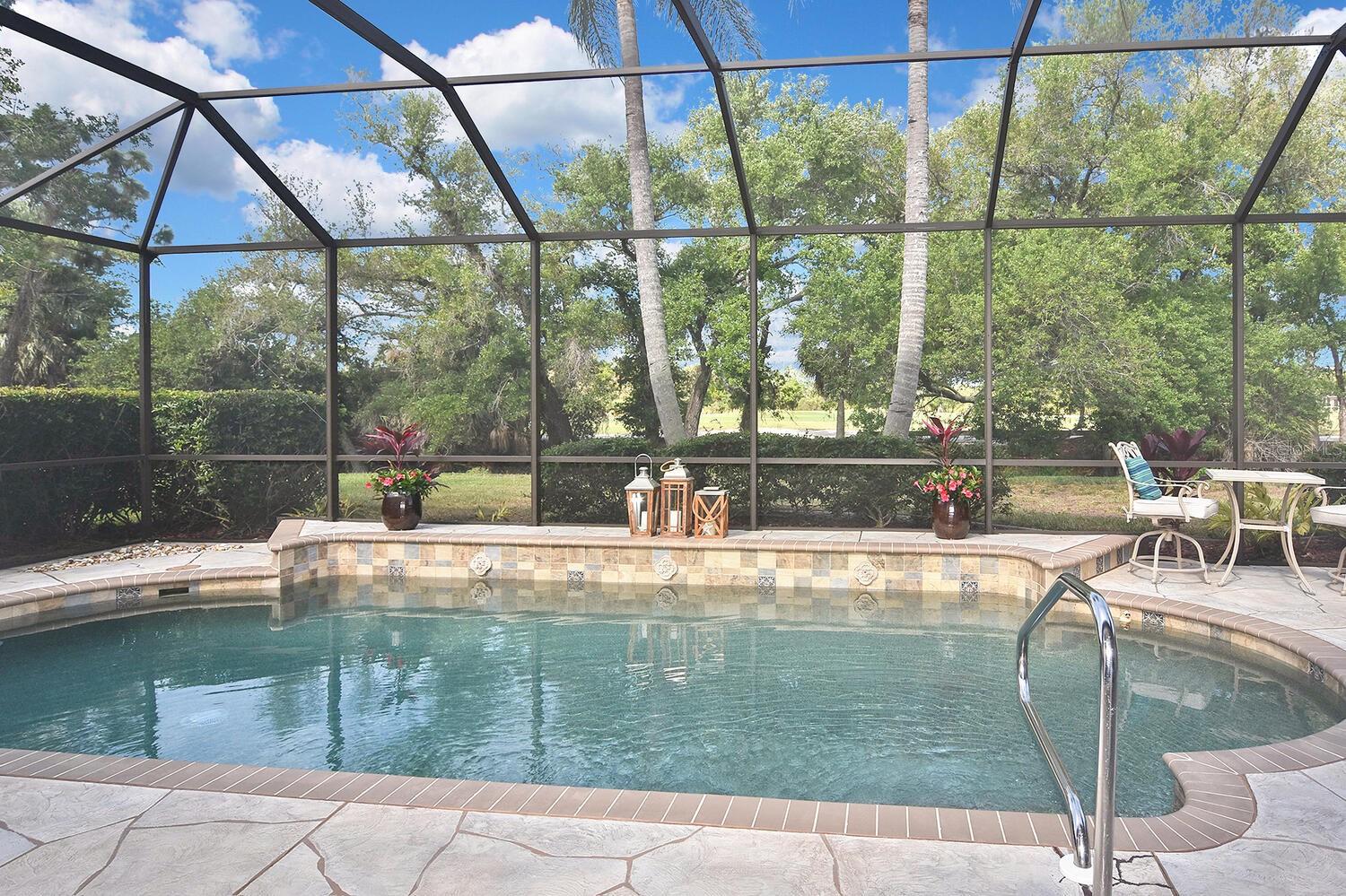 PELICAN POINTE GOLF & COUNTRY CLUB - Residential