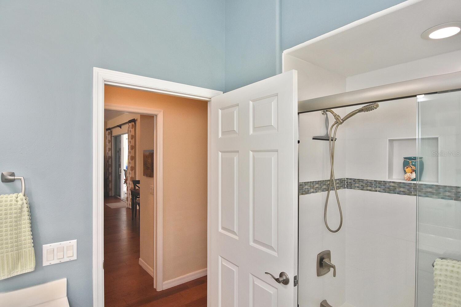 PELICAN POINTE GOLF & COUNTRY CLUB - Residential