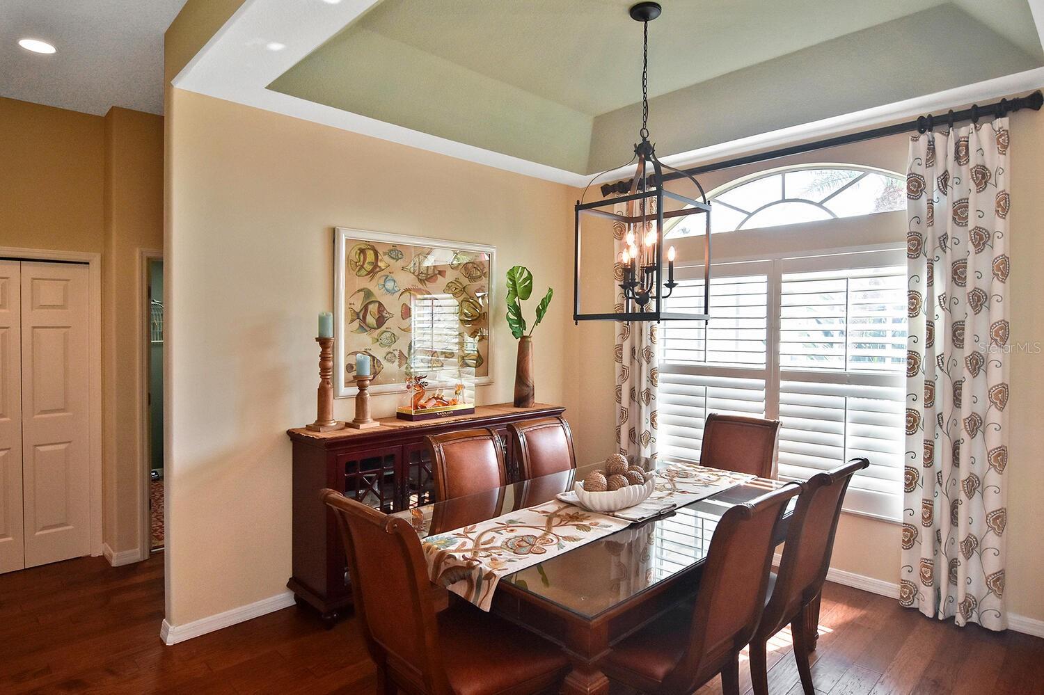 PELICAN POINTE GOLF & COUNTRY CLUB - Residential