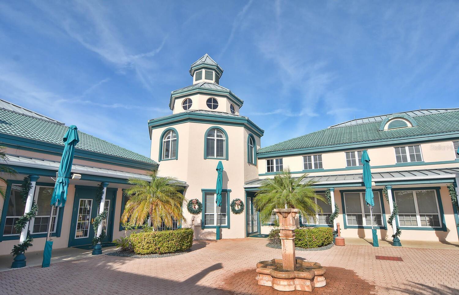 PELICAN POINTE GOLF & COUNTRY CLUB - Residential