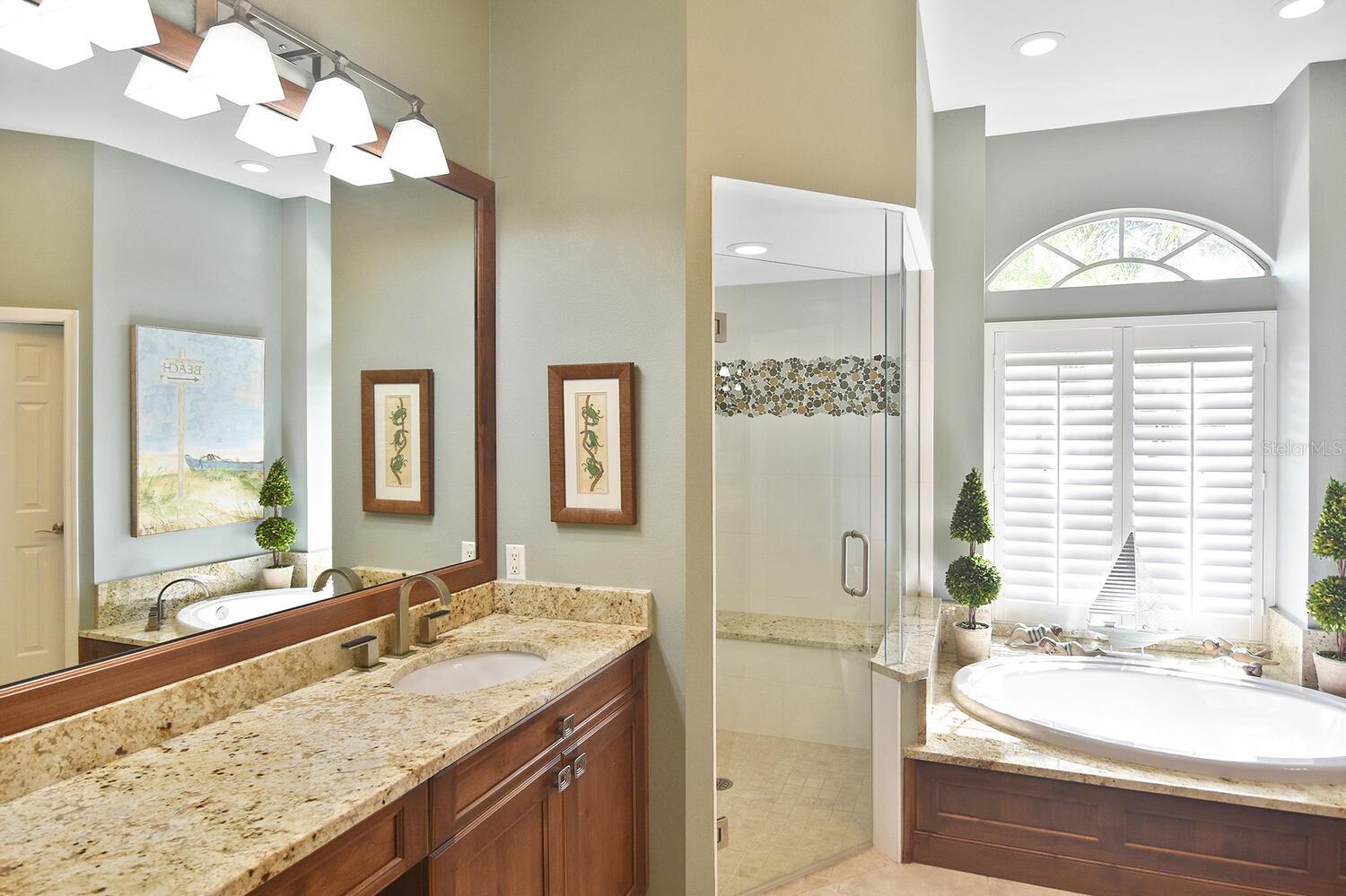 PELICAN POINTE GOLF & COUNTRY CLUB - Residential