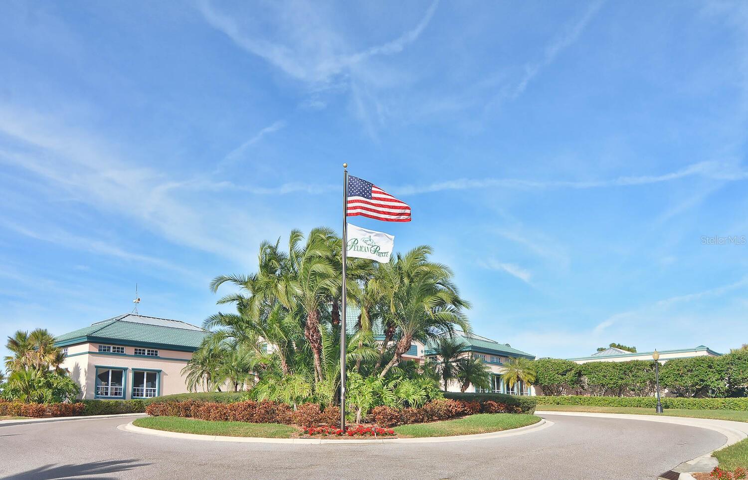 PELICAN POINTE GOLF & COUNTRY CLUB - Residential